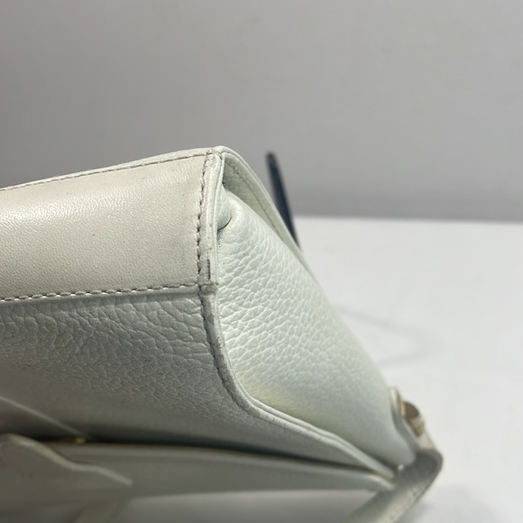 Authentic BURBERRY vintage off-white leather Crossbody bag with COA - Picture 7 of 11